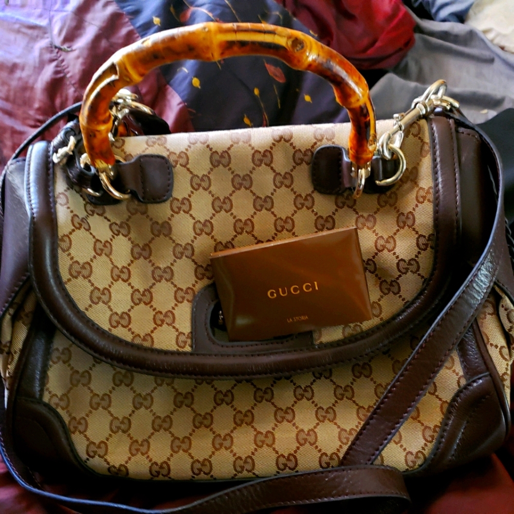 Gucci Purse With Papers